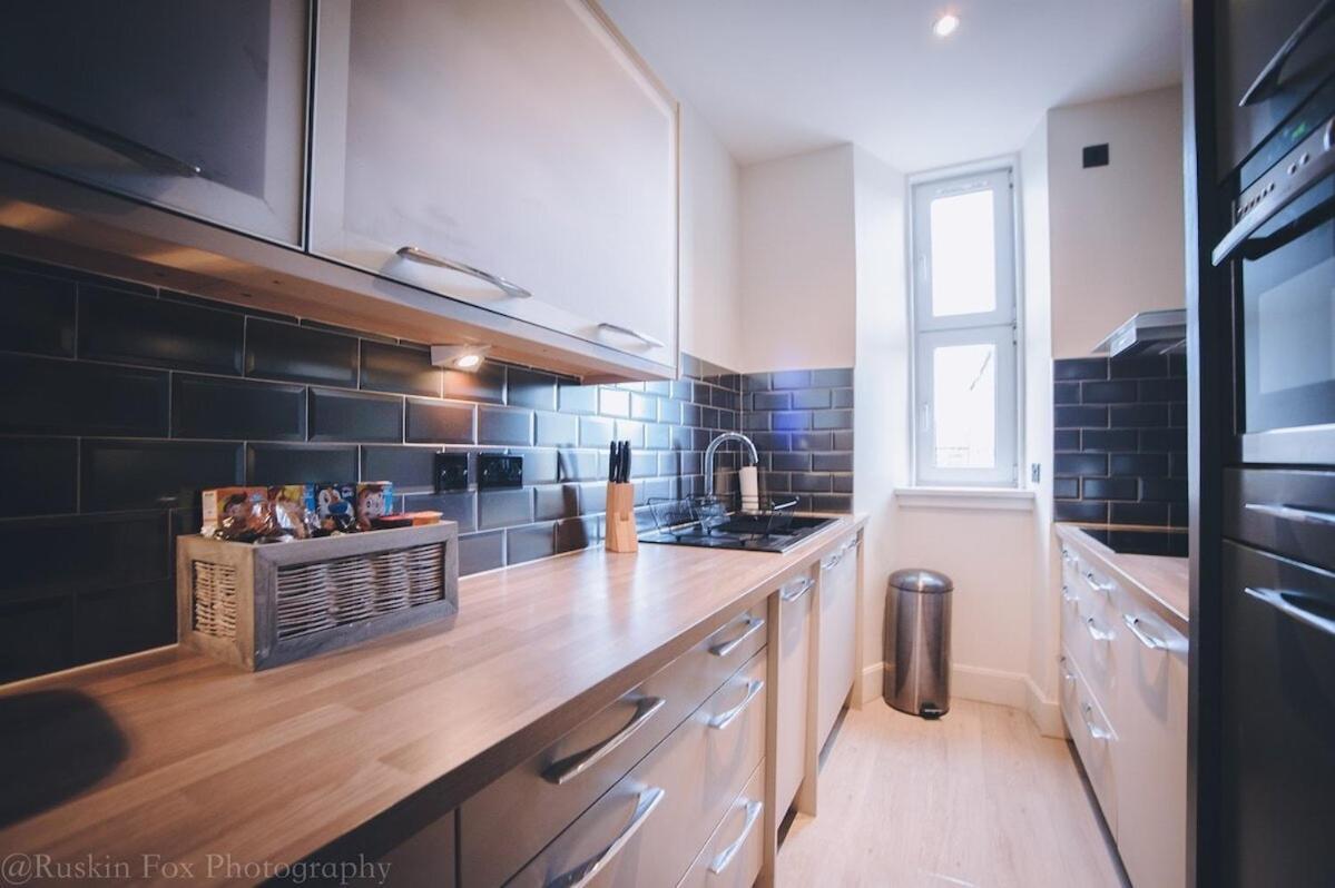 Impressive 3 Bedroom Абърдийн Екстериор снимка